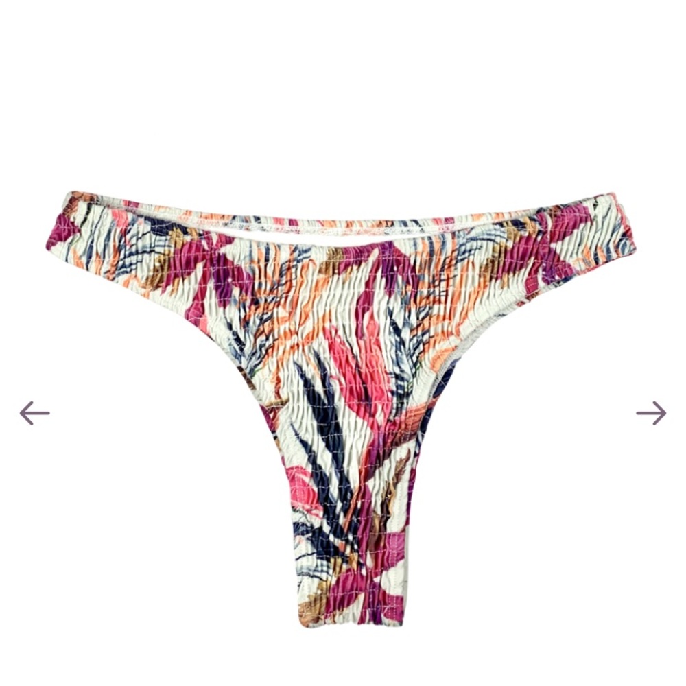 Bikini Bottoms - Picture 4 of 6